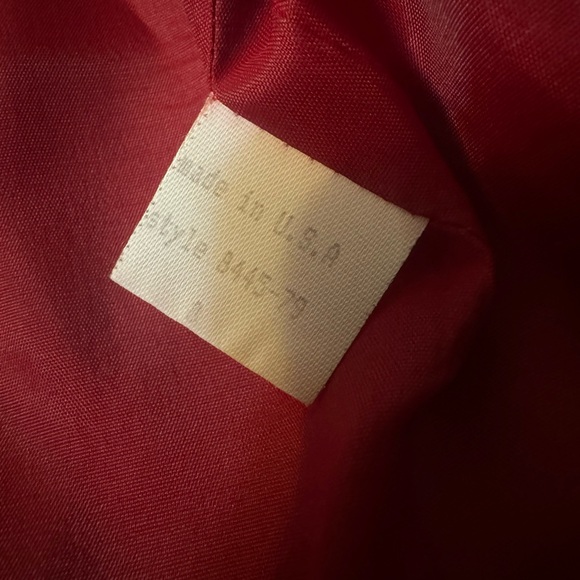 Cache red jacket with black lining - Picture 2 of 4
